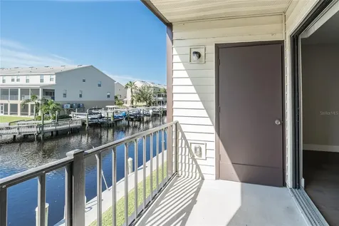 372 Moorings Cove Drive Tarpon Springs FL 34689