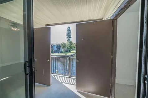 372 Moorings Cove Drive Tarpon Springs FL 34689