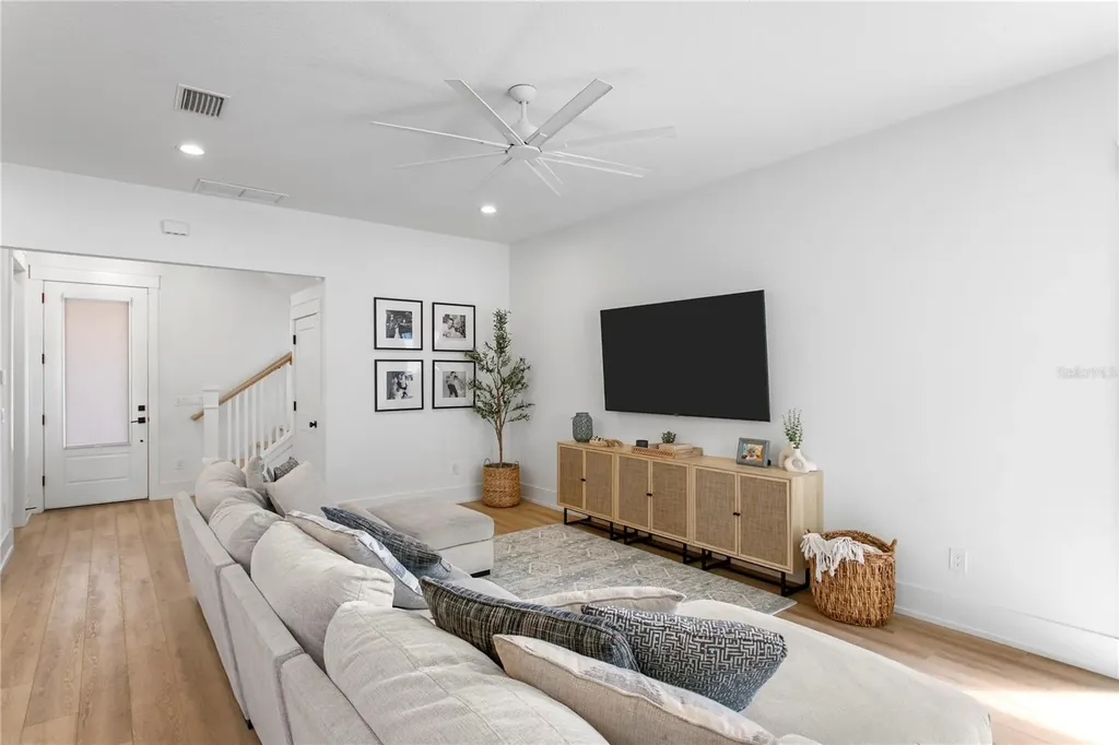 1223 5th Street S St Petersburg FL 33701