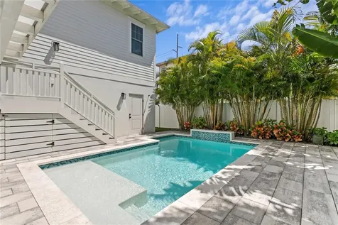 1223 5th Street S St Petersburg FL 33701