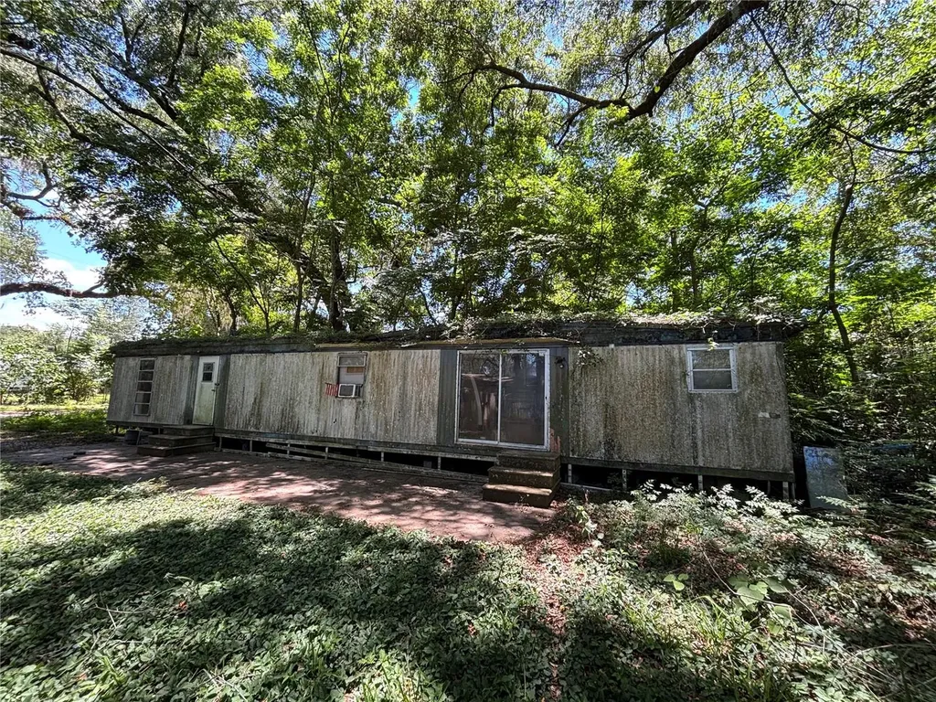 3610 NE 59th Avenue Silver Springs FL 34488