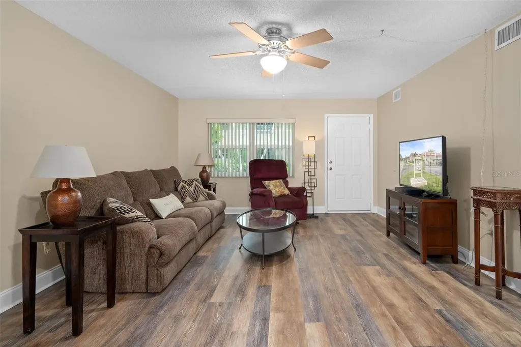 10033 64th Avenue N St Petersburg FL 33708