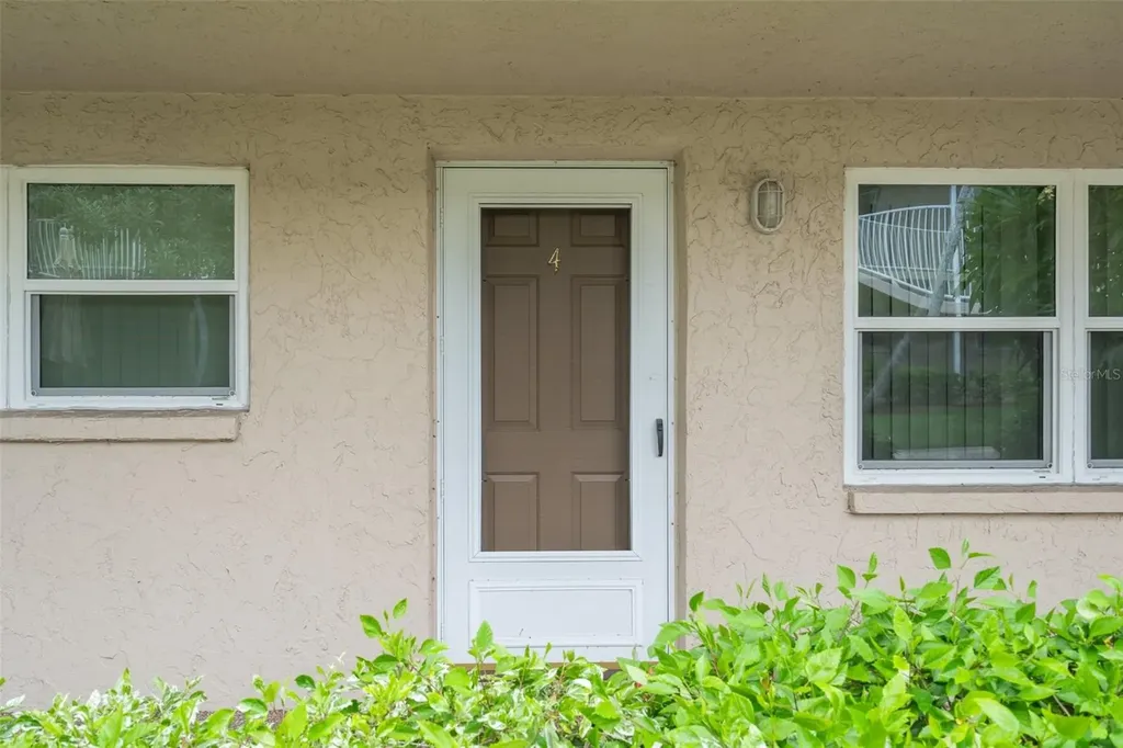 10033 64th Avenue N St Petersburg FL 33708