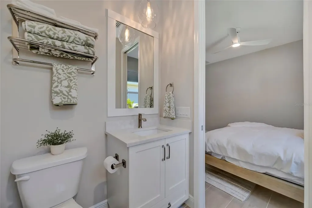 1124 Waterline Court Sarasota FL 34240
