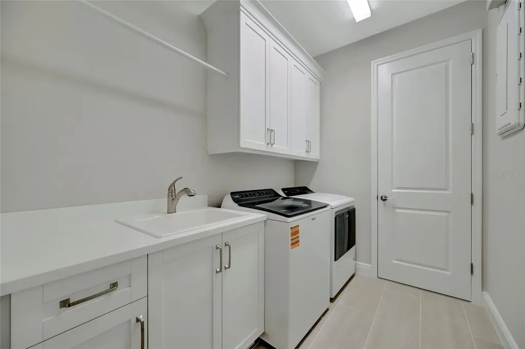 1124 Waterline Court Sarasota FL 34240