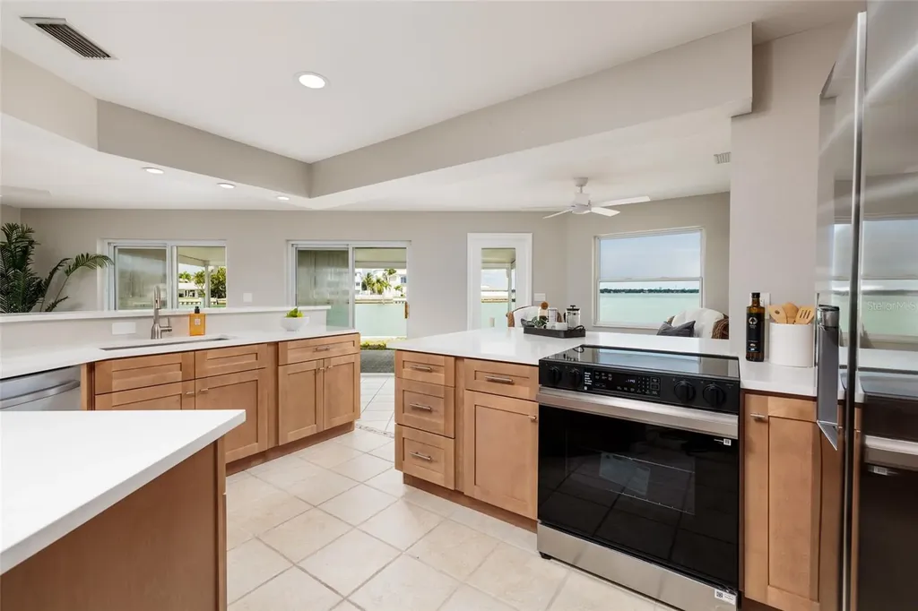 11055 4th Street E Treasure Island FL 33706