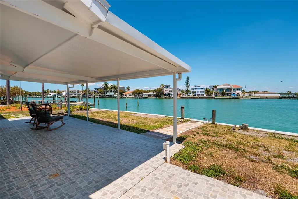 11055 4th Street E Treasure Island FL 33706