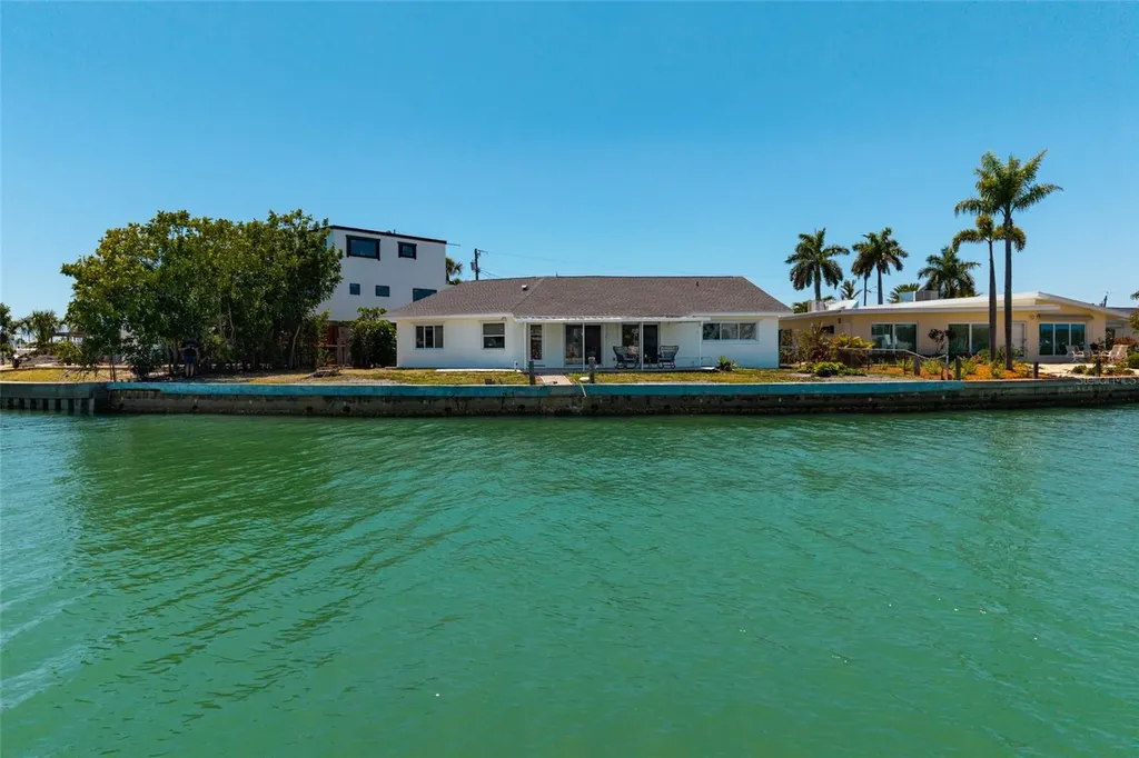11055 4th Street E Treasure Island FL 33706