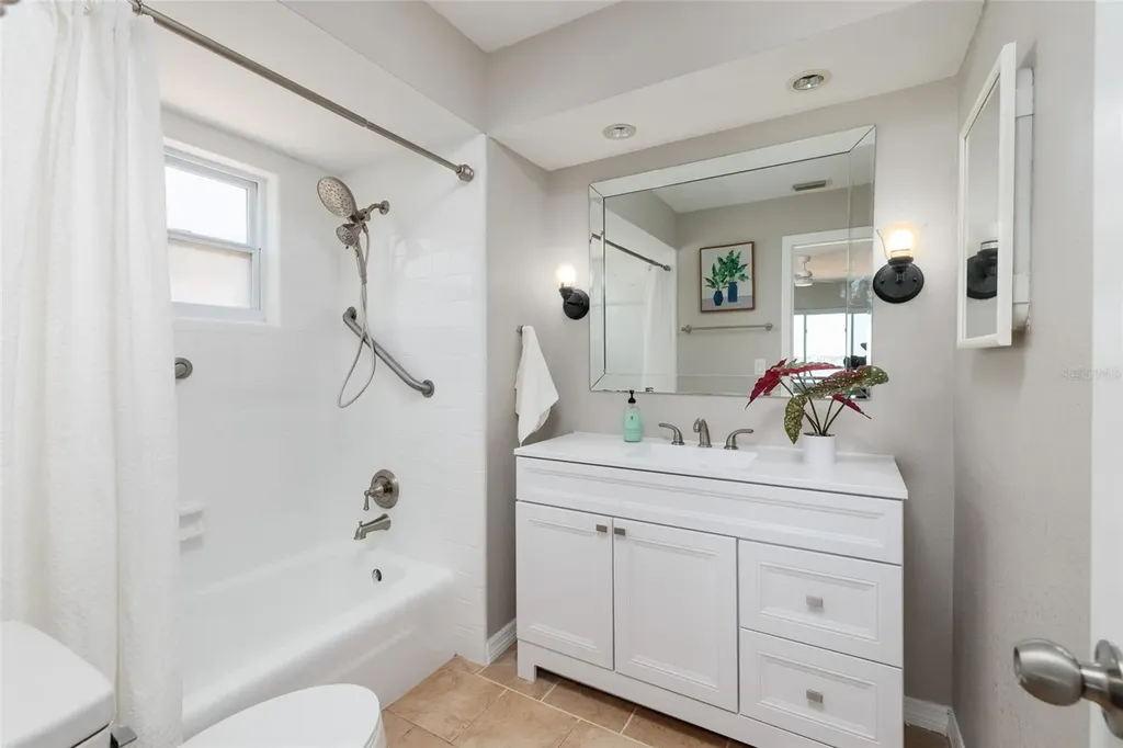 11055 4th Street E Treasure Island FL 33706