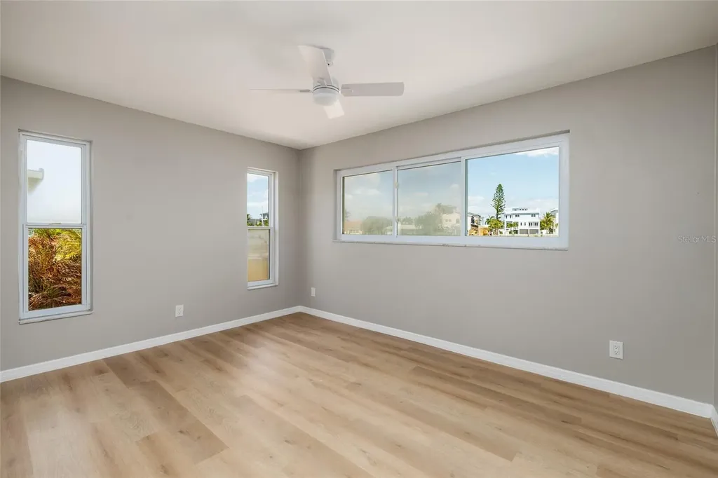 11055 4th Street E Treasure Island FL 33706