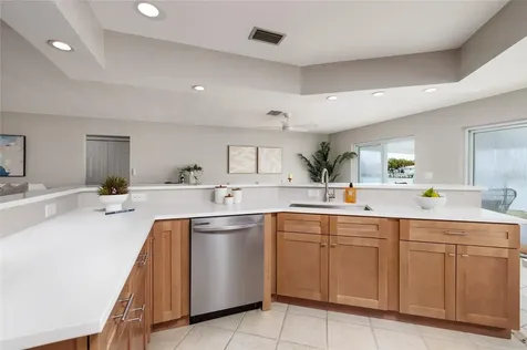 11055 4th Street E Treasure Island FL 33706