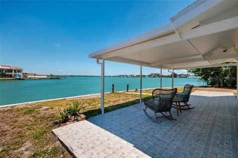 11055 4th Street E Treasure Island FL 33706