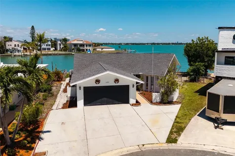 11055 4th Street E Treasure Island FL 33706
