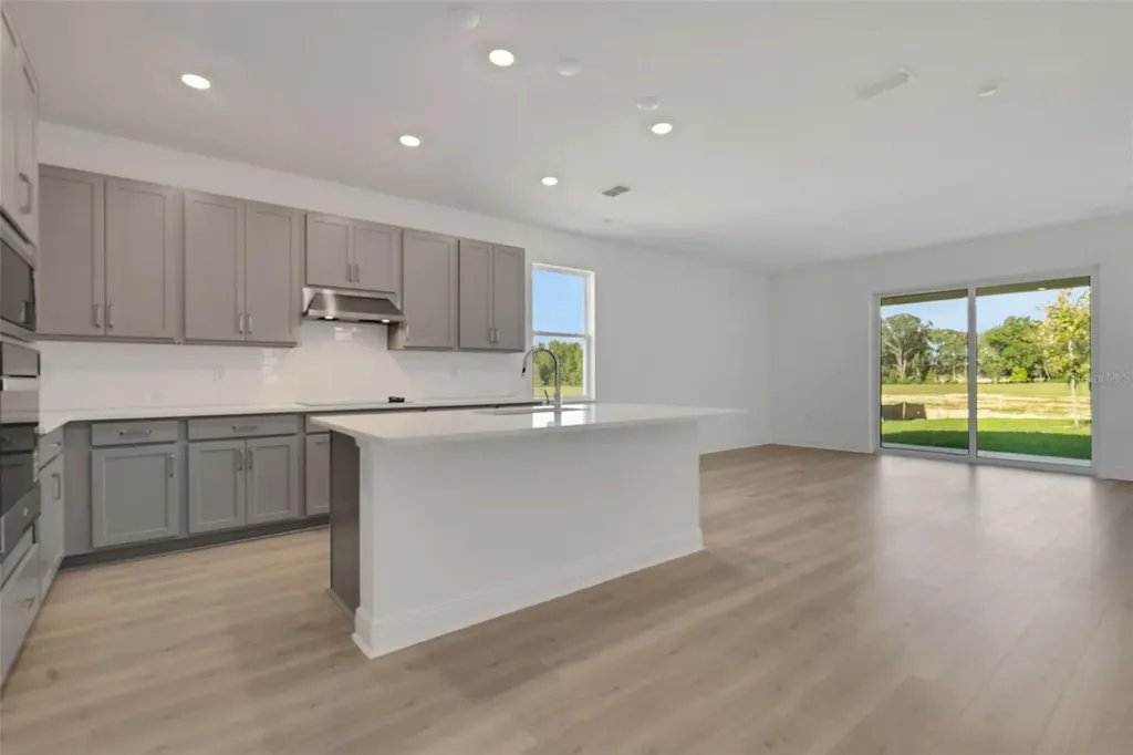 937 Sunshower Drive Lady Lake FL 32159