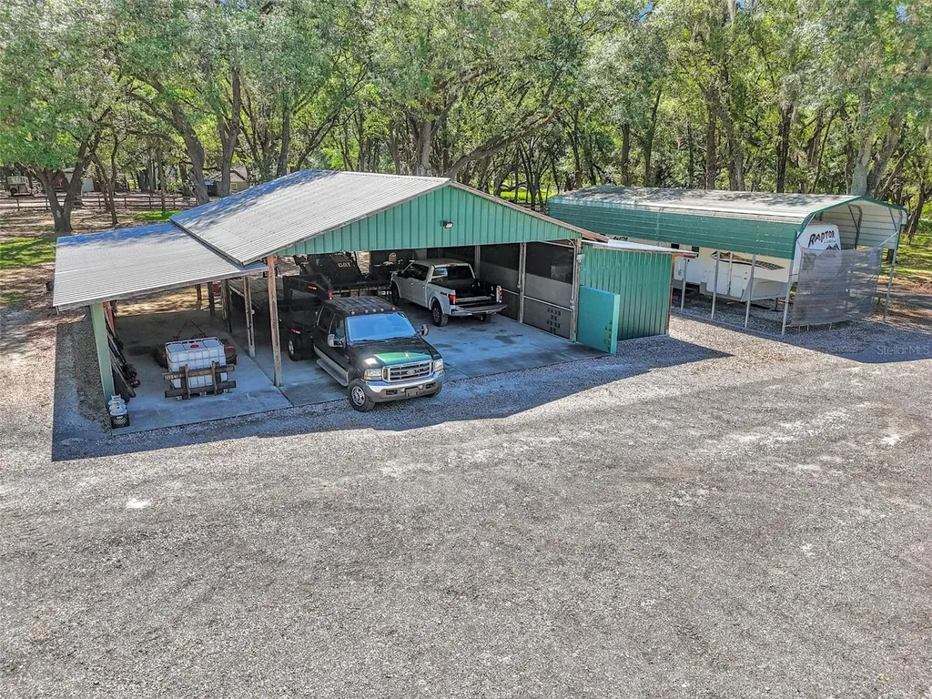3325 S Hwy 314a Ocklawaha FL 32179