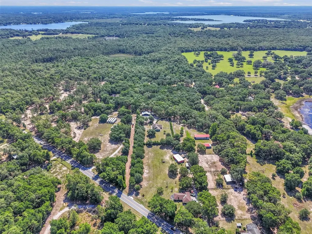 3325 S Hwy 314a Ocklawaha FL 32179