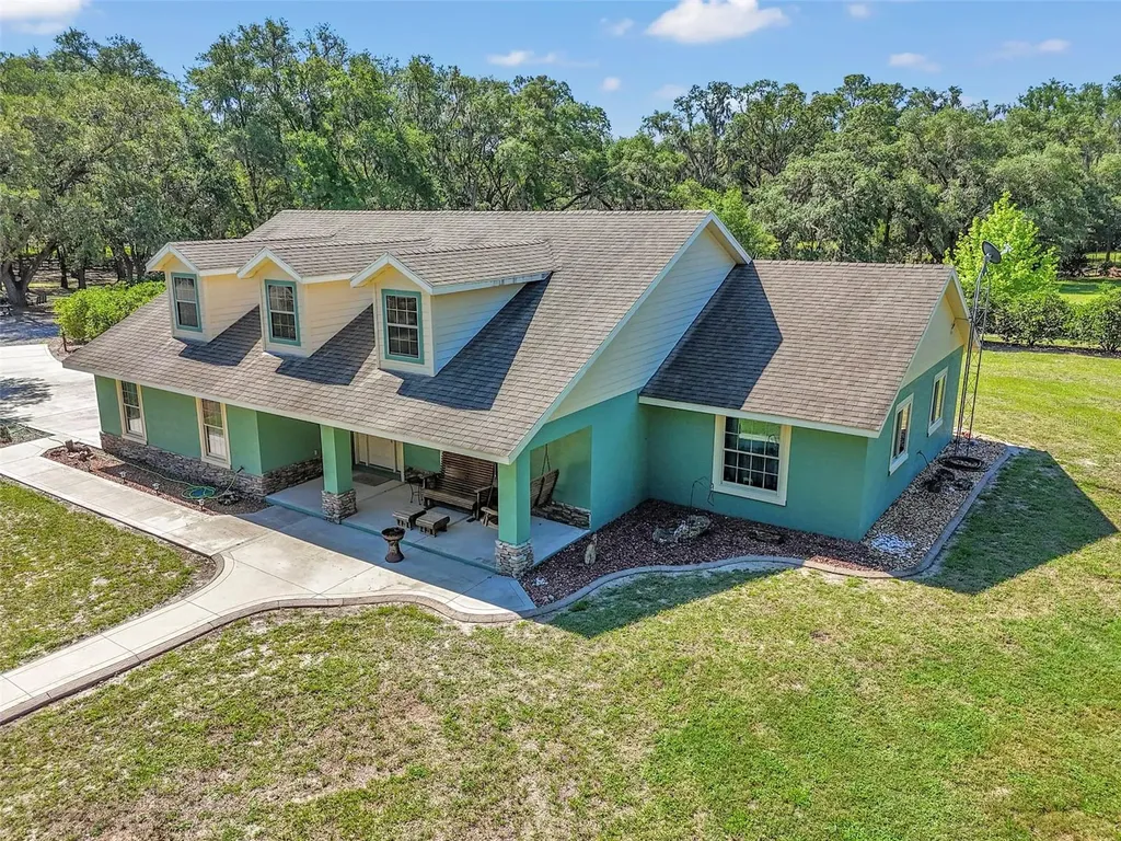 3325 S Hwy 314a Ocklawaha FL 32179