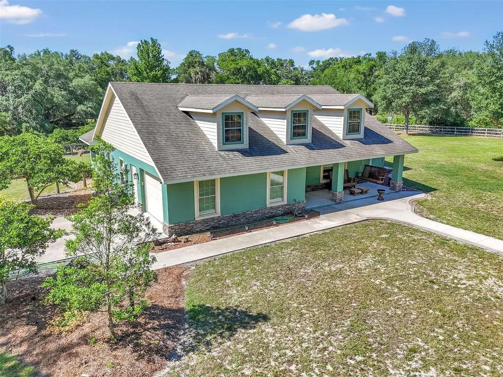 3325 S Hwy 314a Ocklawaha FL 32179