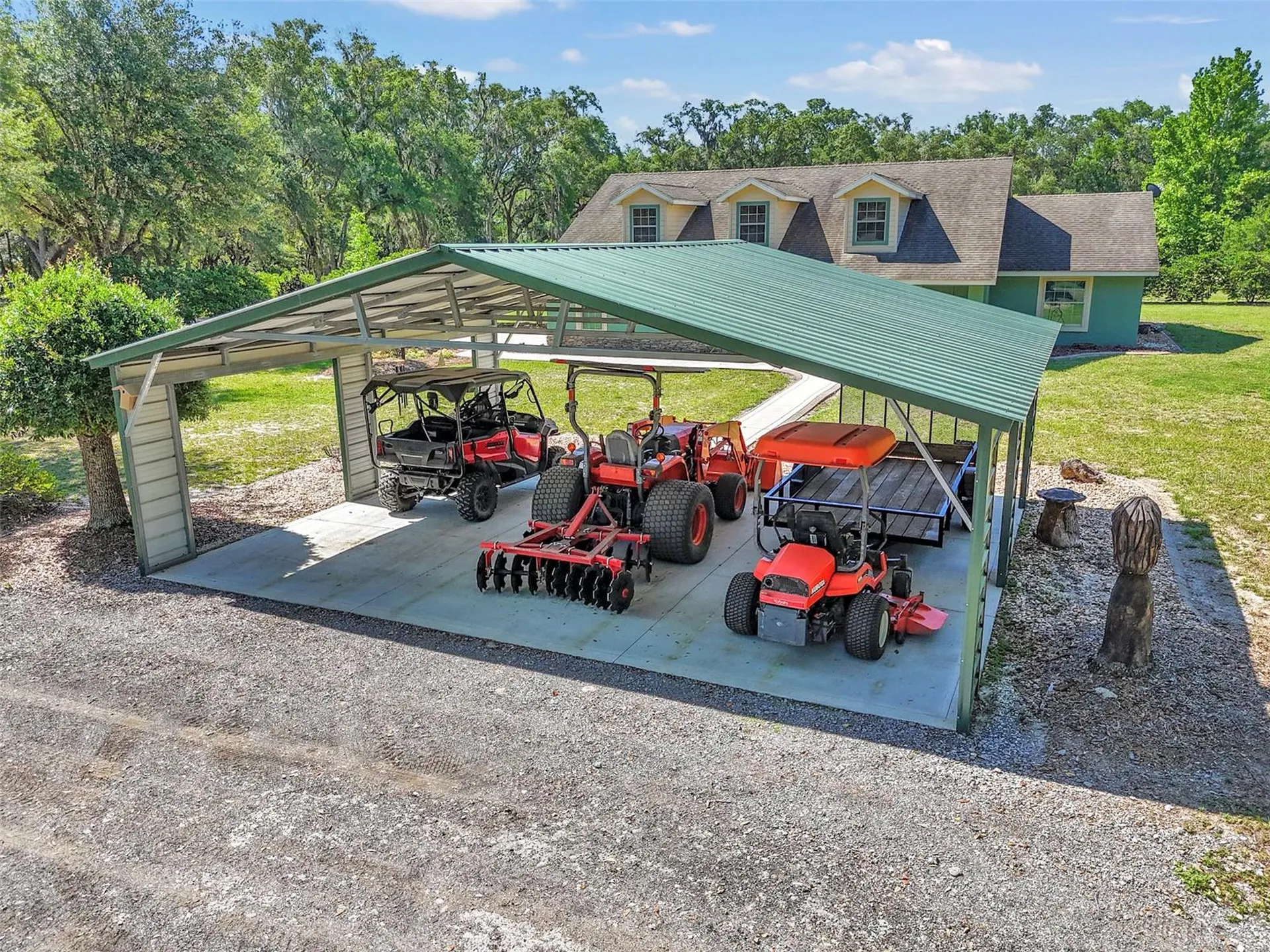 3325 S Hwy 314a Ocklawaha FL 32179