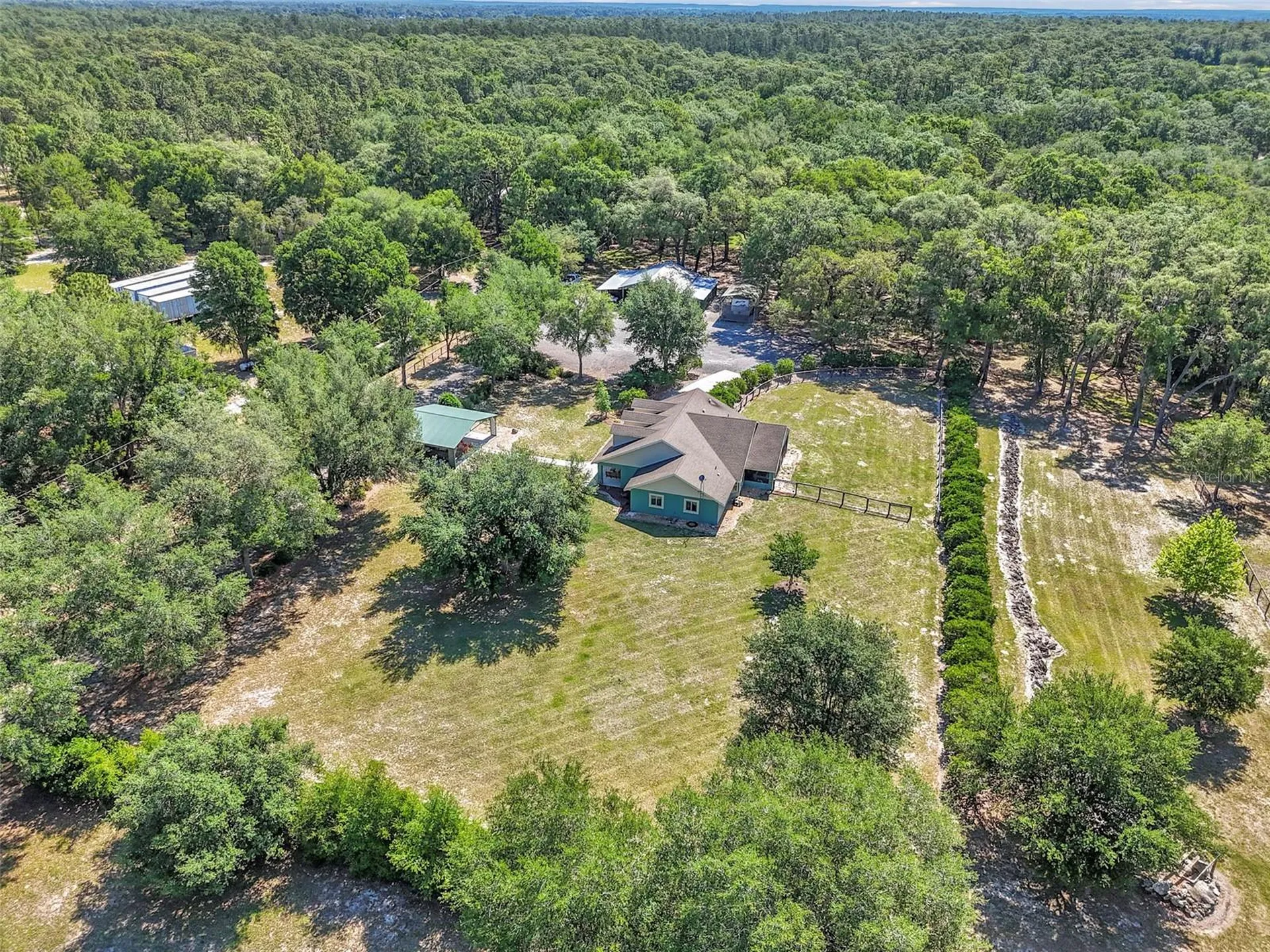 3325 S Hwy 314a Ocklawaha FL 32179