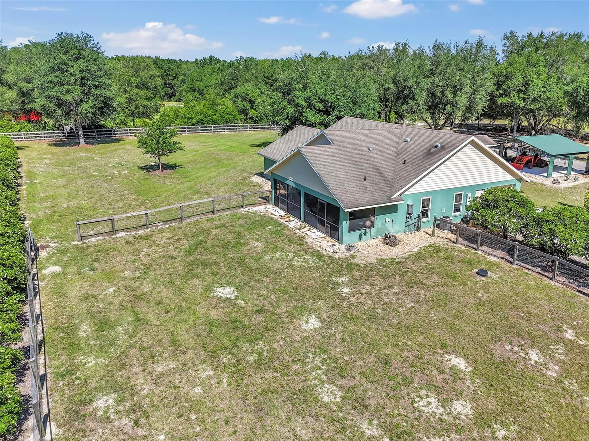 3325 S Hwy 314a Ocklawaha FL 32179