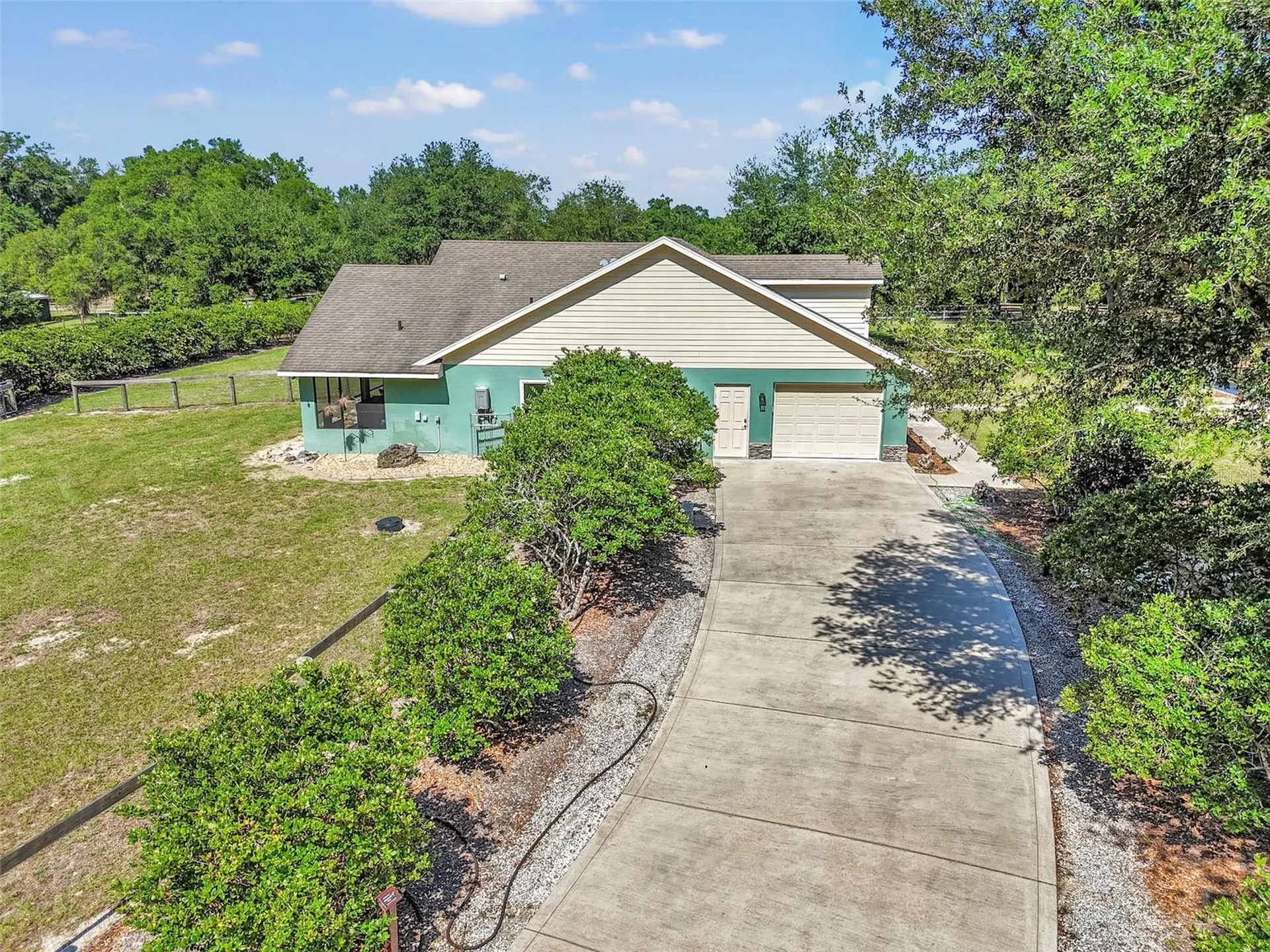 3325 S Hwy 314a Ocklawaha FL 32179