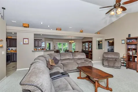 3325 S Hwy 314a Ocklawaha FL 32179