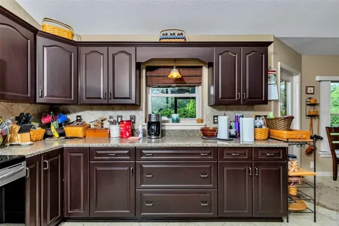 3325 S Hwy 314a Ocklawaha FL 32179
