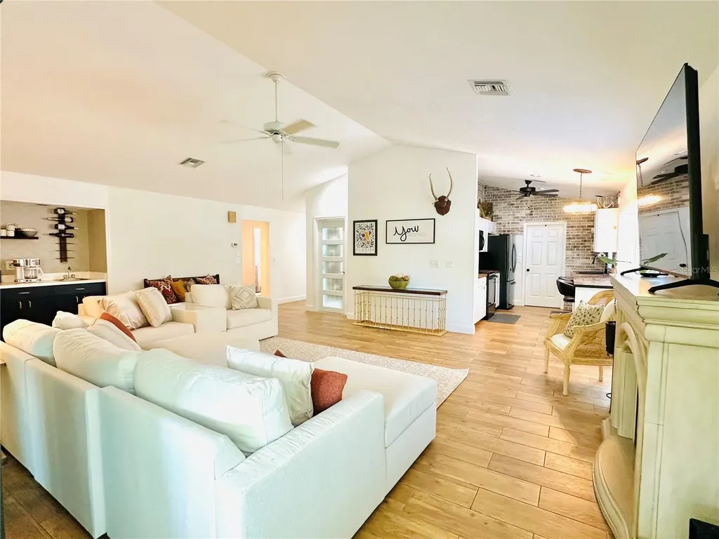 631 Sand Lake Court Mount Dora FL 32757