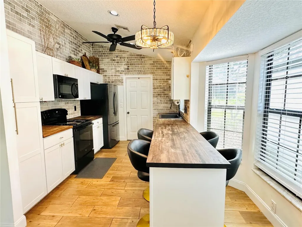 631 Sand Lake Court Mount Dora FL 32757