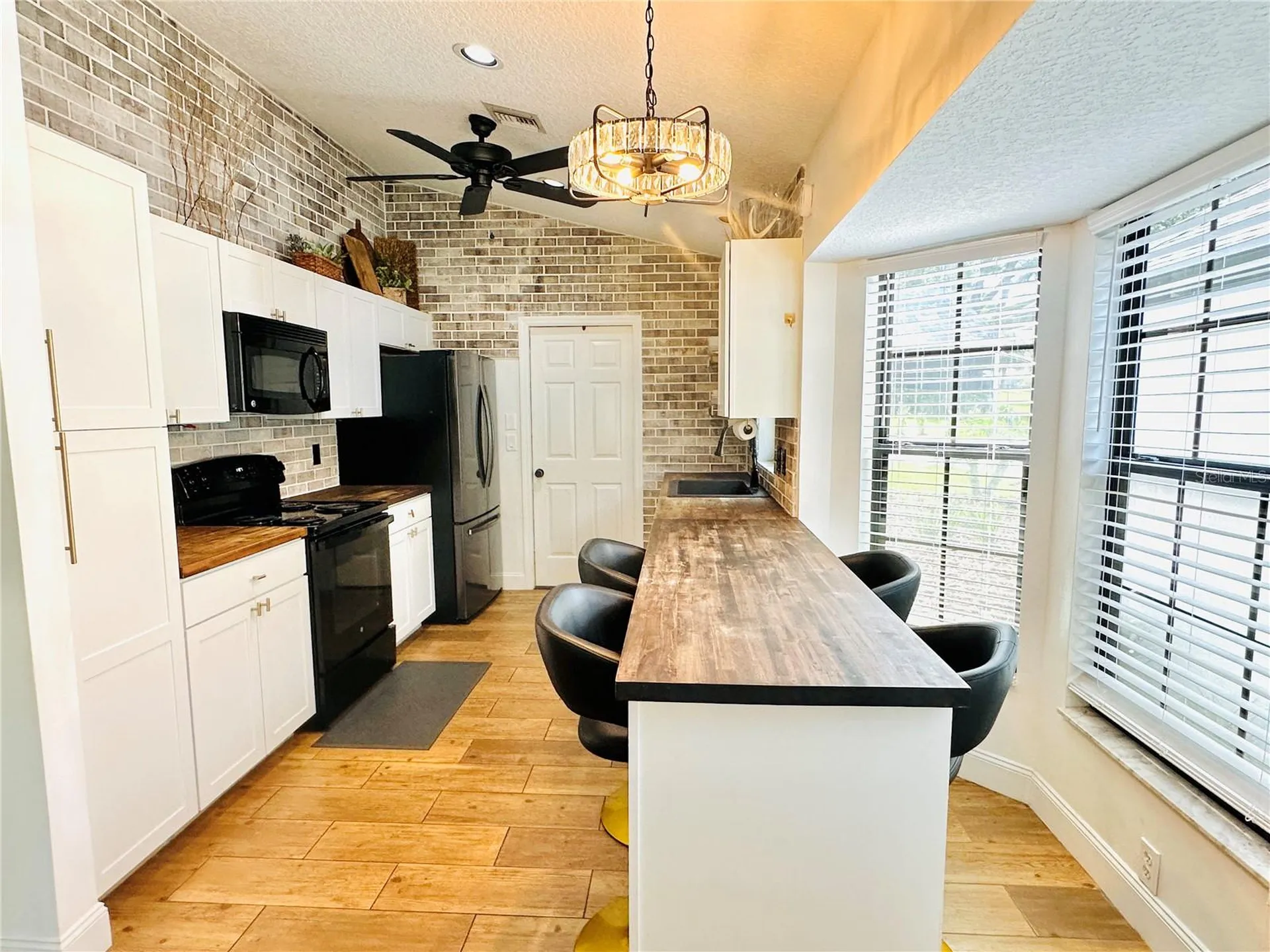 631 Sand Lake Court Mount Dora FL 32757