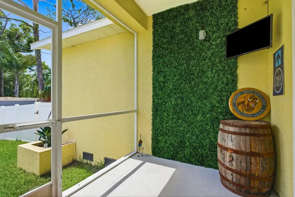 4920 3rd Street N St Petersburg FL 33703