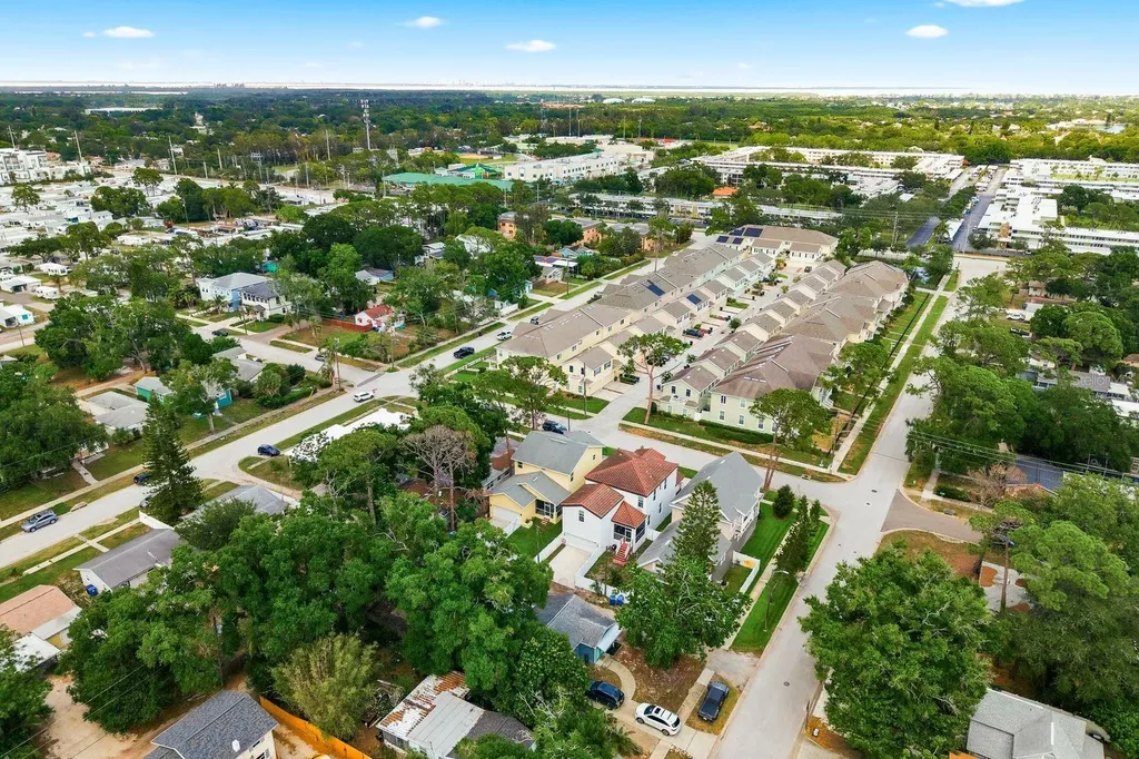 4920 3rd Street N St Petersburg FL 33703