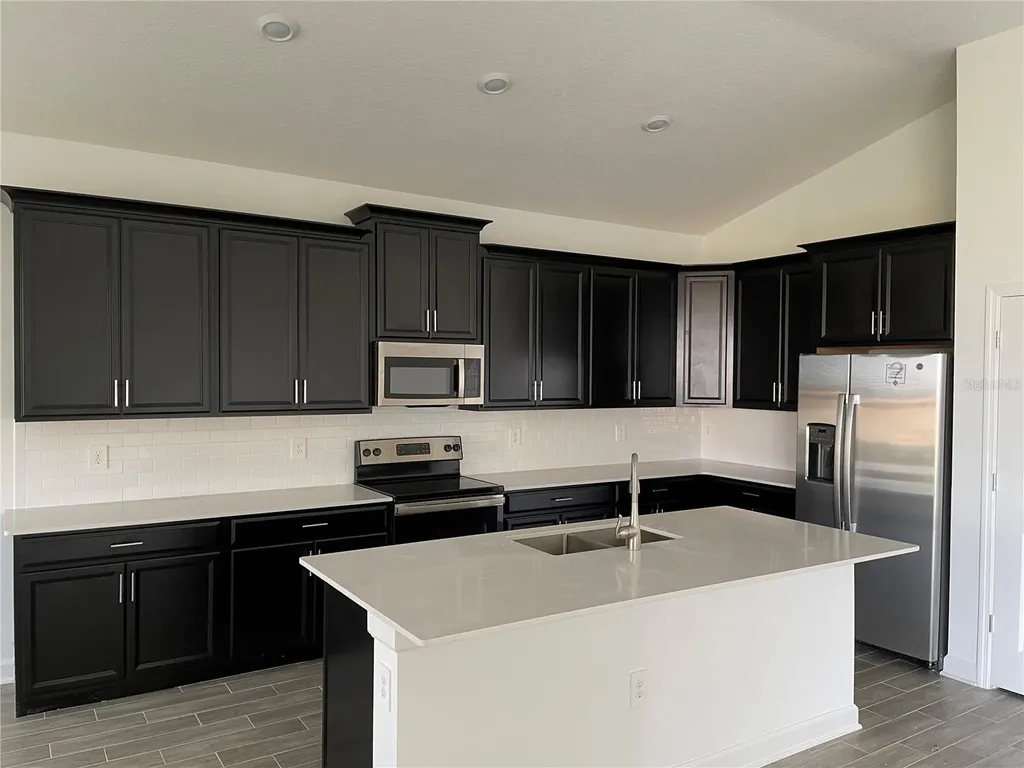 7152 Dilly Lake Avenue Groveland FL 34736