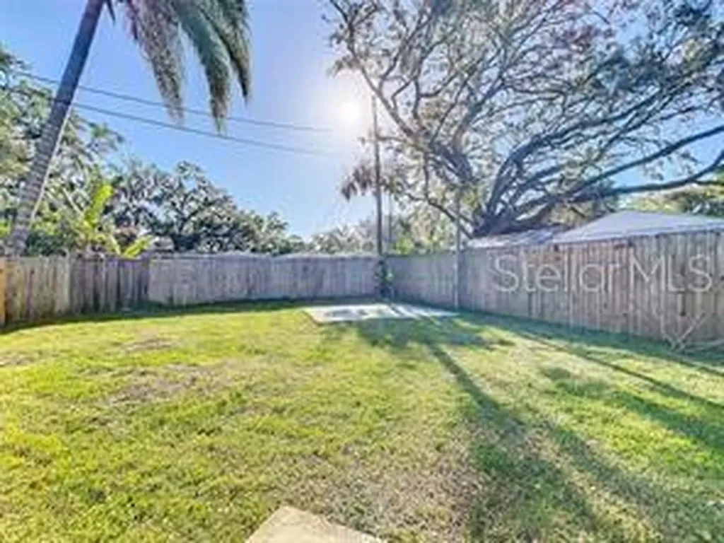 1201 Kapok Kove Circle Clearwater FL 33759