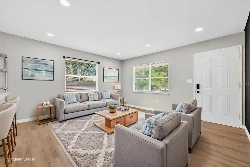 4616 9th Avenue S St Petersburg FL 33711