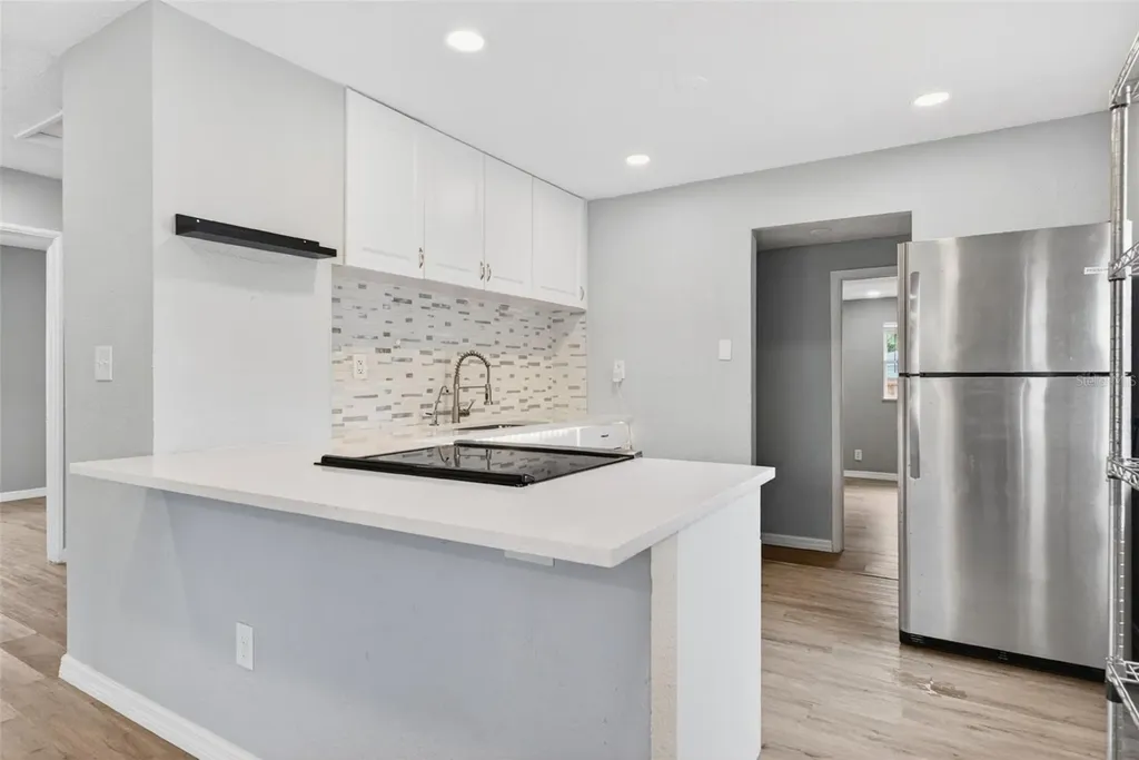 4616 9th Avenue S St Petersburg FL 33711