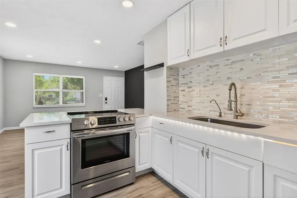4616 9th Avenue S St Petersburg FL 33711