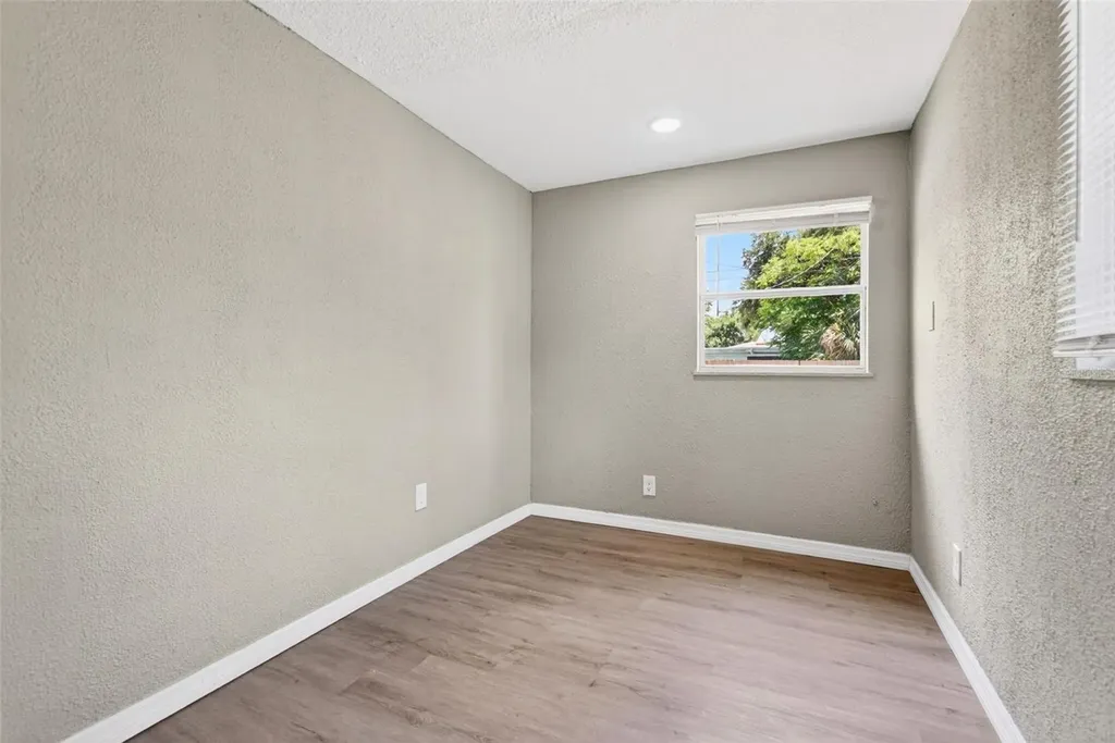 4616 9th Avenue S St Petersburg FL 33711