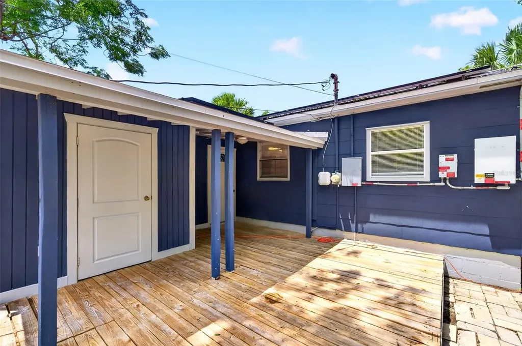 4616 9th Avenue S St Petersburg FL 33711