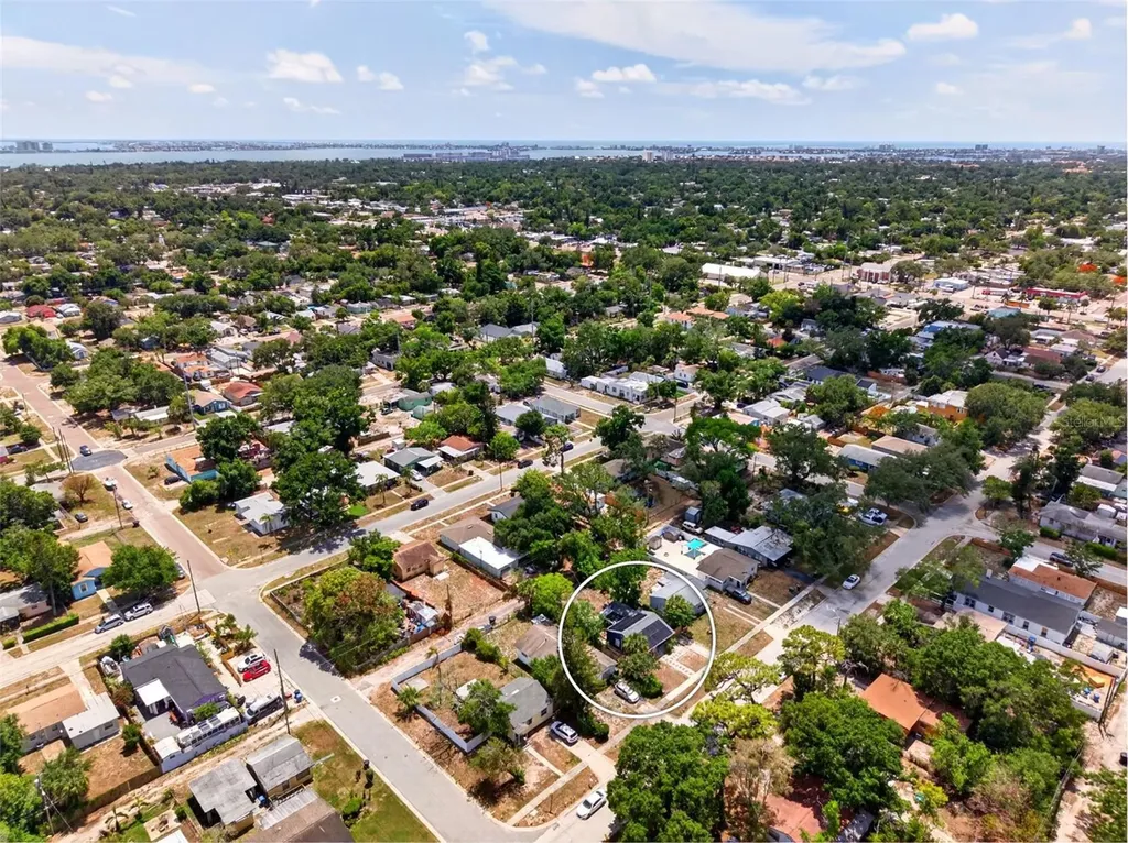 4616 9th Avenue S St Petersburg FL 33711