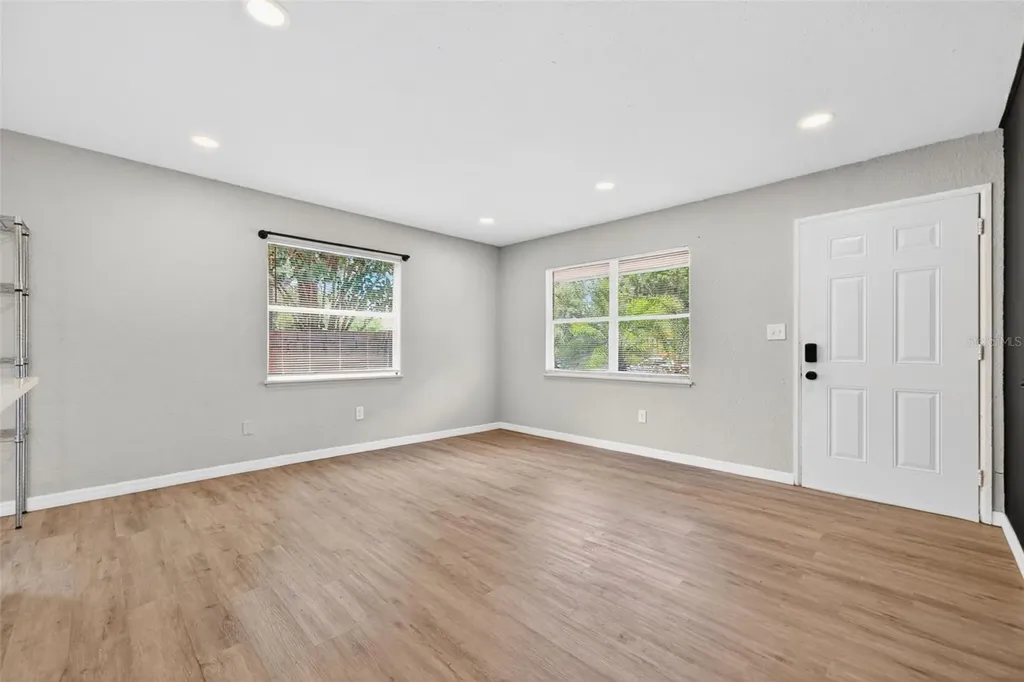 4616 9th Avenue S St Petersburg FL 33711