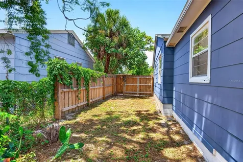 4616 9th Avenue S St Petersburg FL 33711