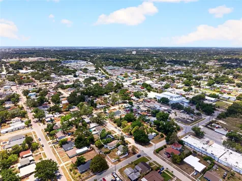 4616 9th Avenue S St Petersburg FL 33711