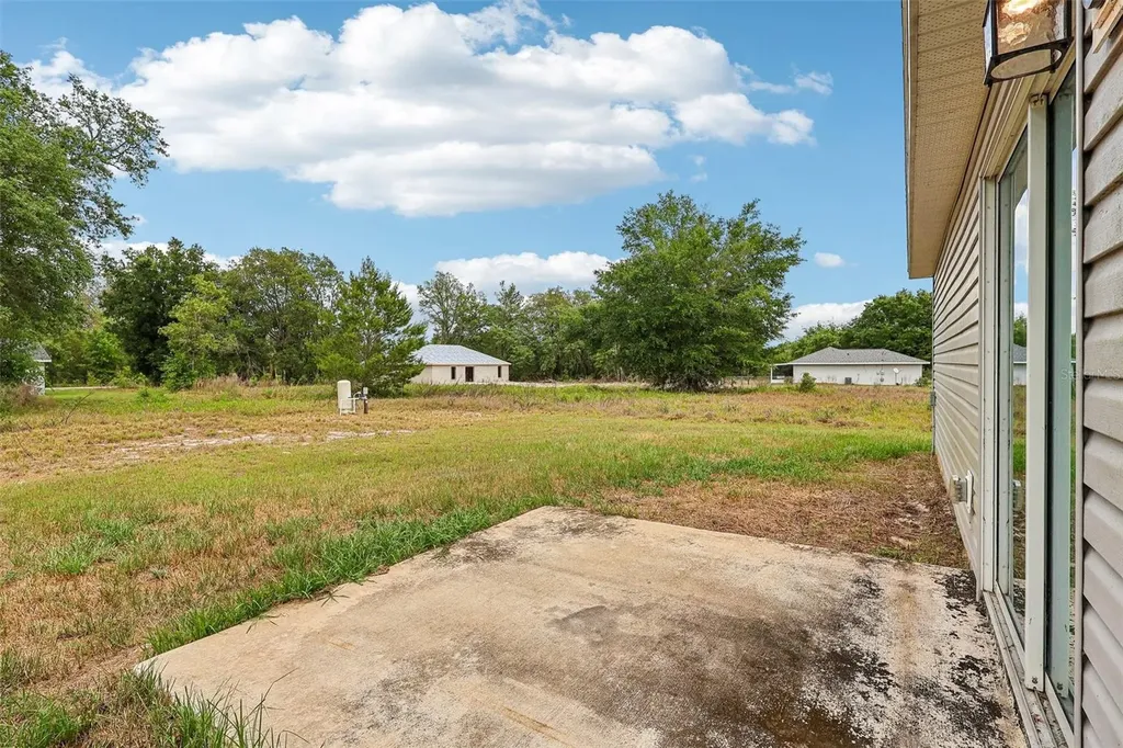 223 Malauka Road Ocklawaha FL 32179