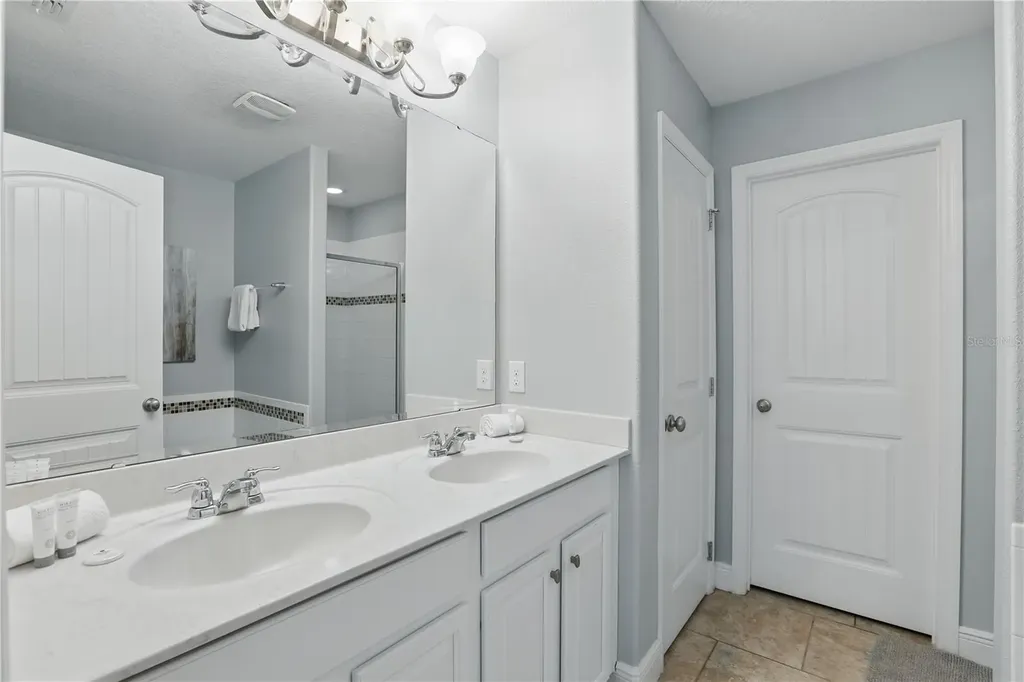 4147 Oaktree Drive Davenport FL 33837