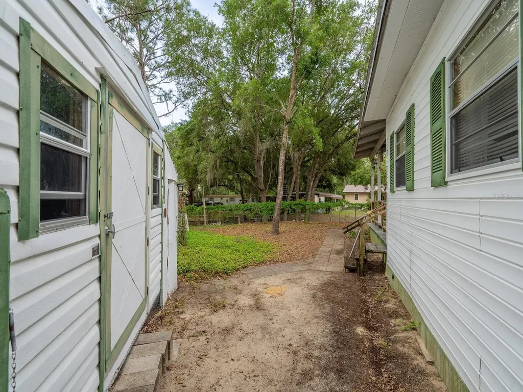 21220 E Highway 316 Fort Mc Coy FL 32134