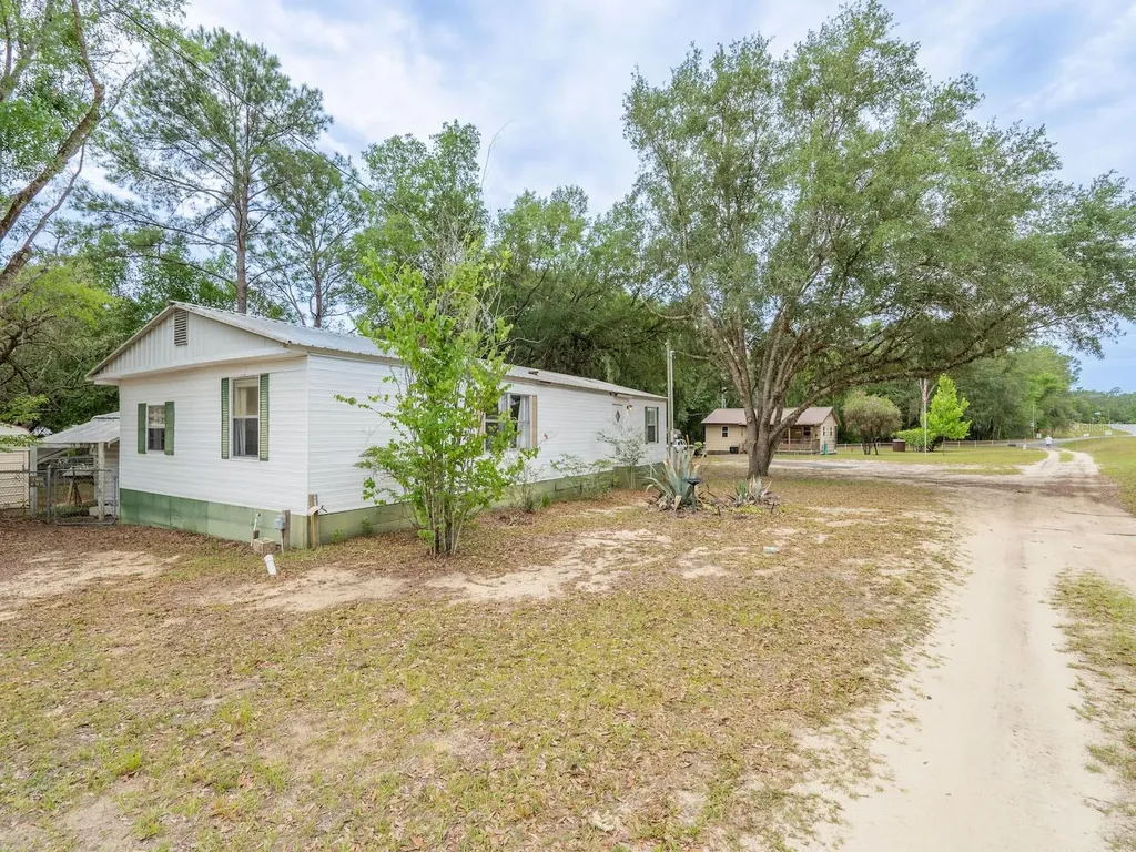 21220 E Highway 316 Fort Mc Coy FL 32134