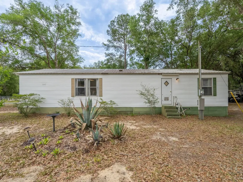 21220 E Highway 316 Fort Mc Coy FL 32134