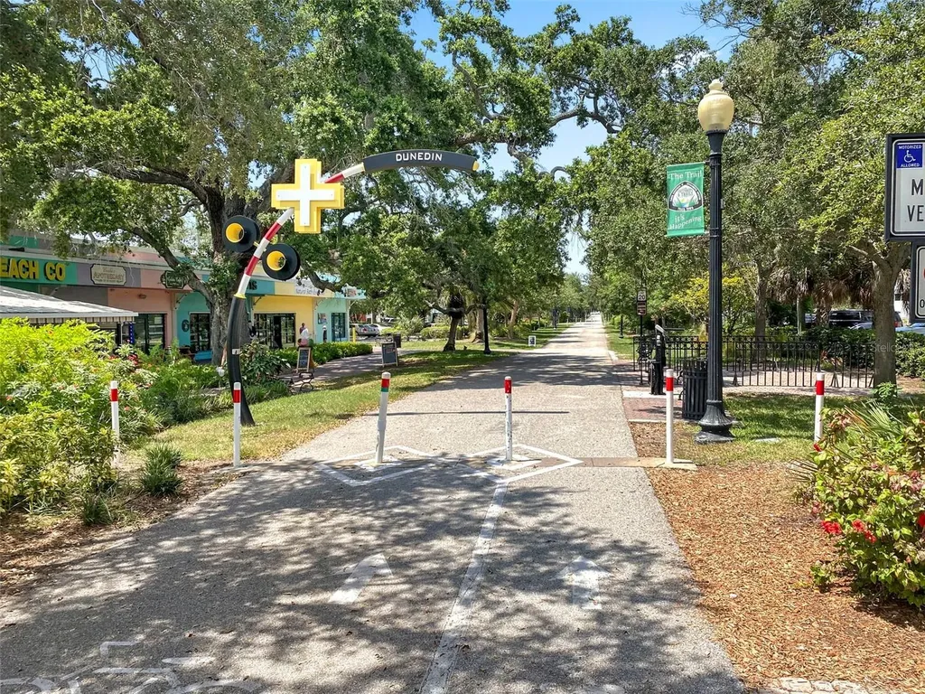 400 Stirling Terrace Dunedin FL 34698